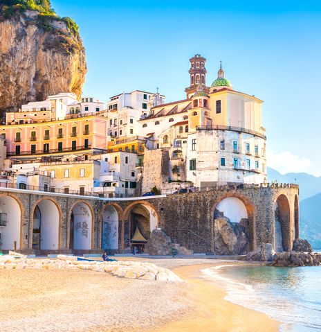 Amalfi Küste Häuser und Strand