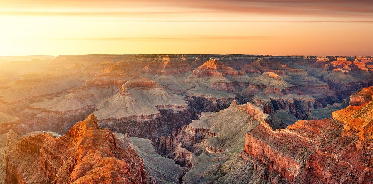 Blick über Grand Canyon bei Sonnenuntergang