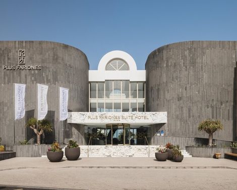 Plus Fariones Suite Hotel-0