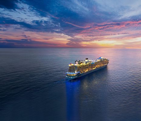 Kreuzfahrtschiff auf hoher See