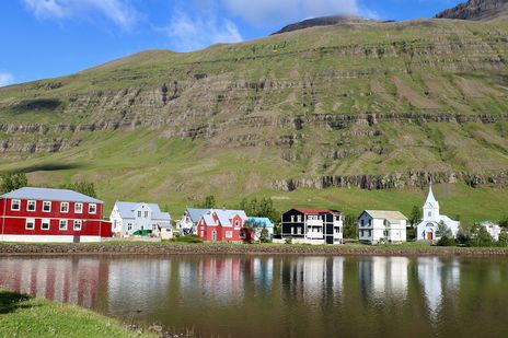 Seyðisfjörður – Farbenfrohes Künstlerparadies