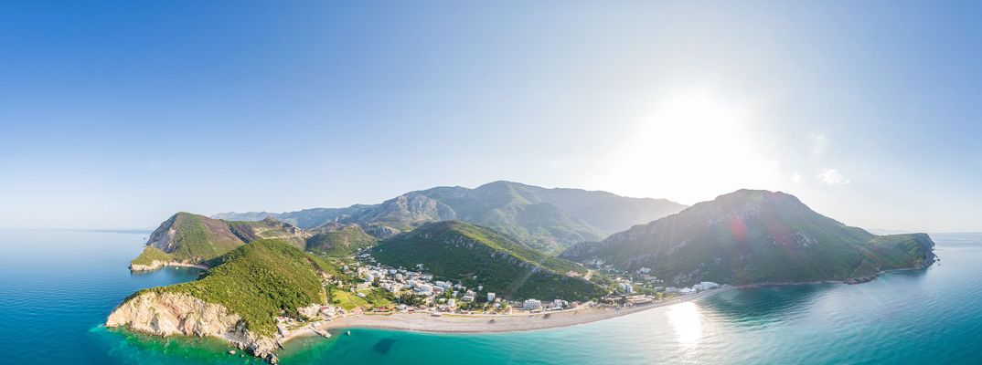 Luftaufnahme vom Strand von Čanj in Montenegro
