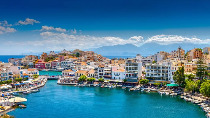 Blick auf den Hafen von Agios Nikolaos auf Kreta