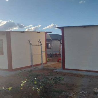 Gebäude der Schule in Namibia