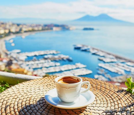 Kaffee am Golf von Neapel