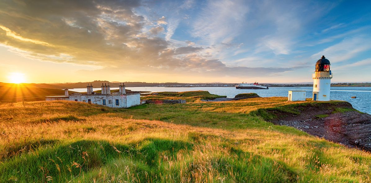 Leuchtturm am Arnish Point in Schottland