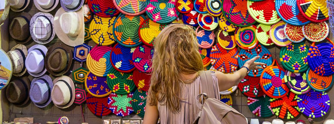 Frau auf einem Souq