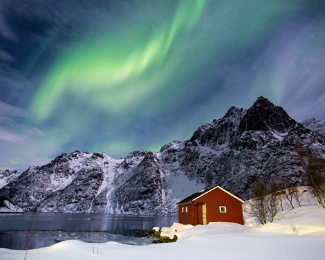 Dem Nordlicht entgegen auf Pfaden aus Schnee und Stille-0