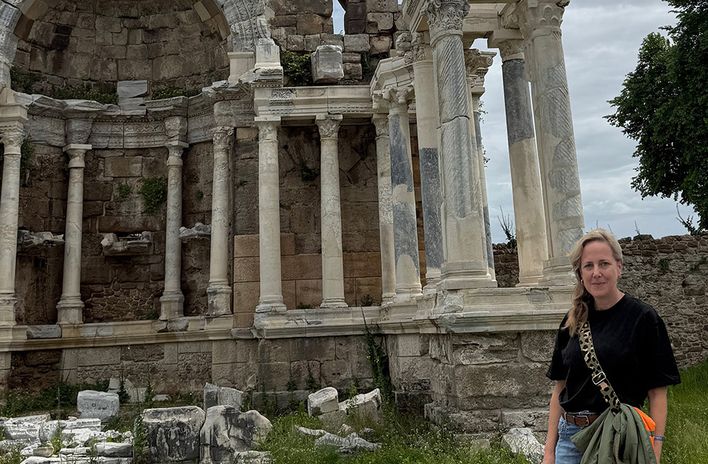 Unsere Mitarbeiterin Nina bei einem Urlaub in Side, Türkei
