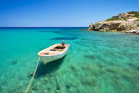 Boot im Meer vor Kreta