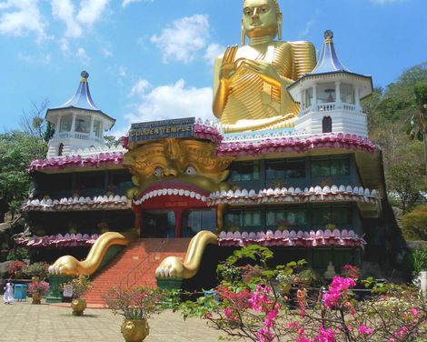 Zwischen Tempeln und Teeplantagen-1