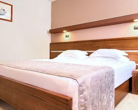 Hotel Plaža Omiš-0