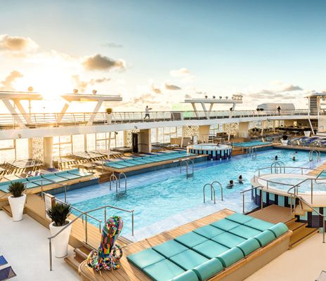 Poolbereich der Mein Schiff 1