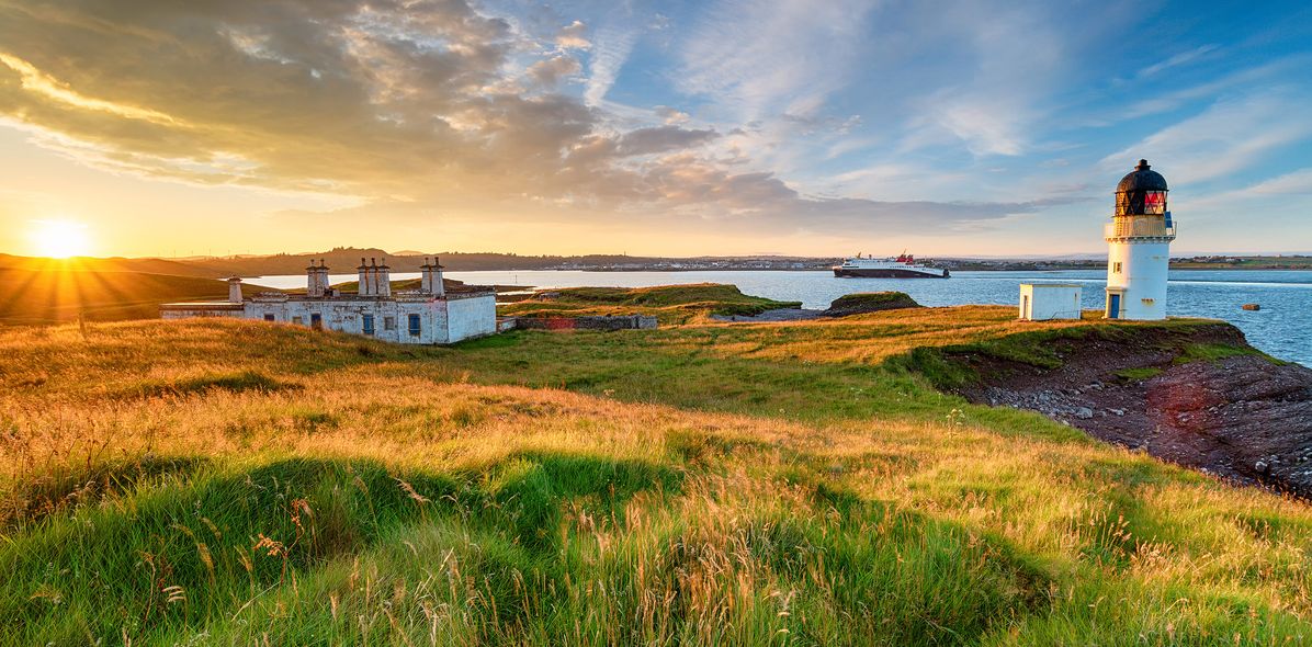 Leuchtturm am Arnish Point in Schottland
