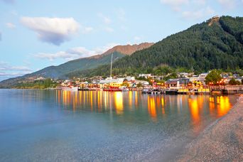 Wanaka in der Abenddämmerung