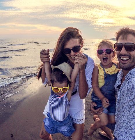 Familie am Strand Selfie