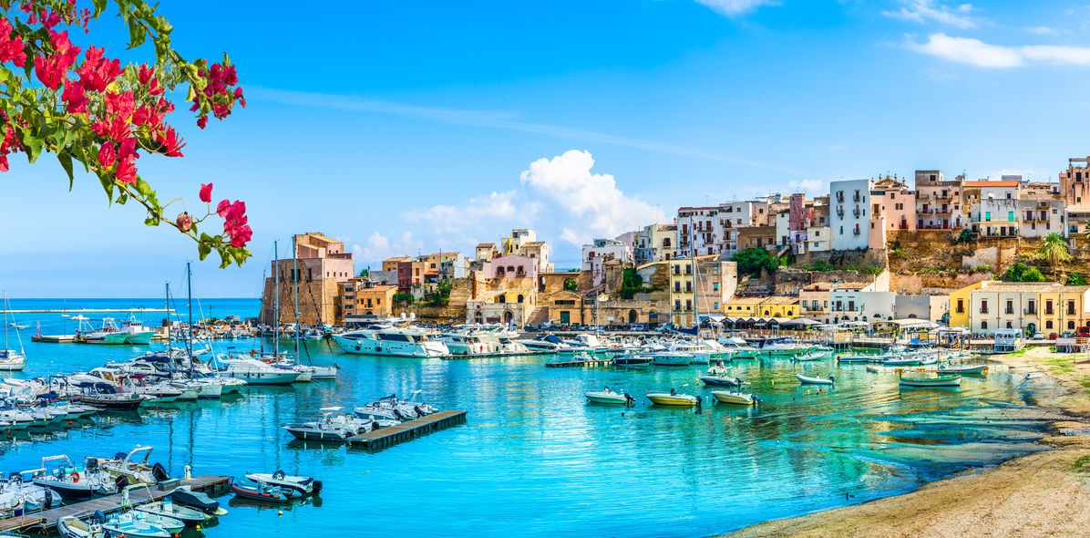 Hafen von Trapani auf Sizilien in Italien