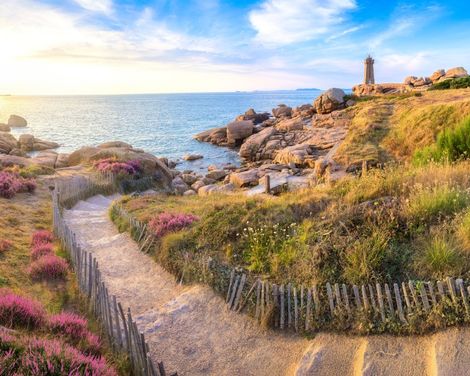 Flexible Mietwagen-Rundreise ab/an Paris: Zwischen Seine, Atlantik und bretonischer Seele