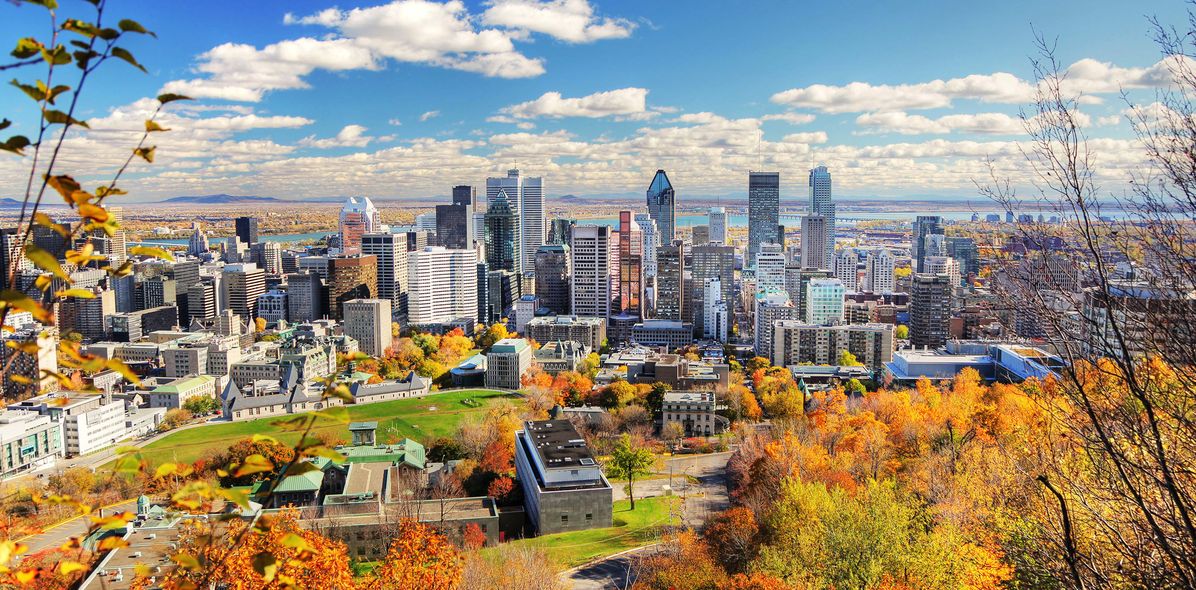 Blick auf die Stadt Montréal in Kanada im Herbst