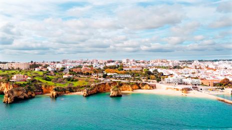 Blick auf Lagos an der Algarve