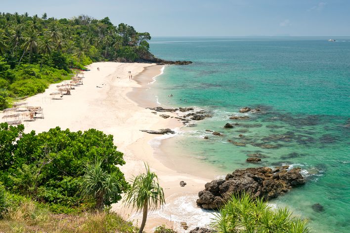 Ein Strand auf Koh Lanta in Thailand