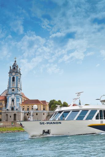 MS SE-Manon auf dem Fluss