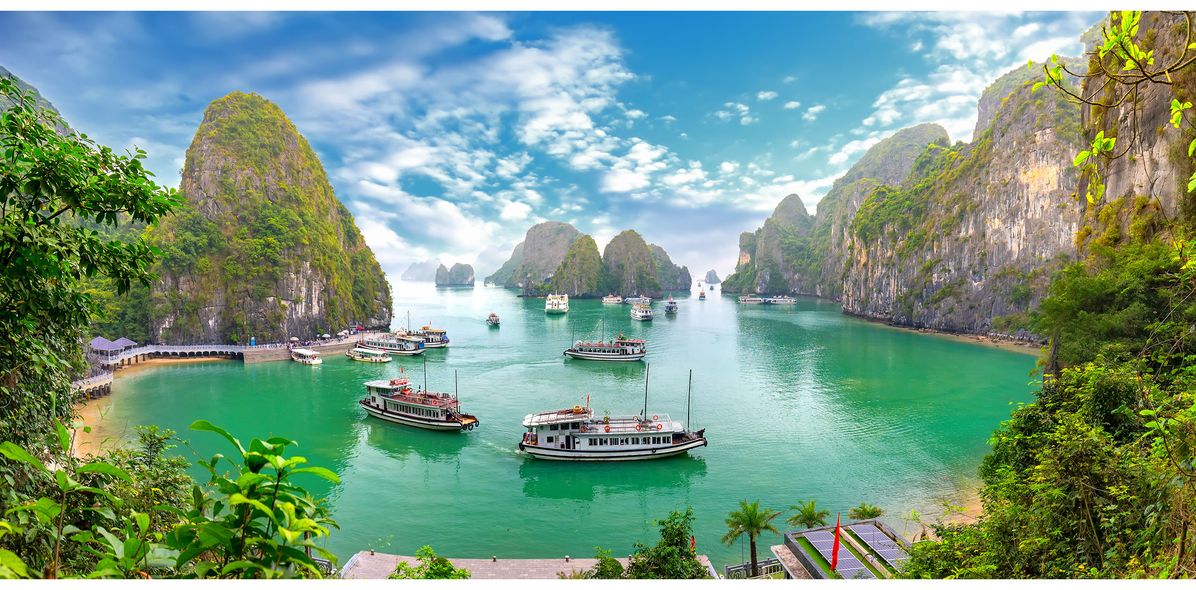 Schiffe in der Halong-Bucht
