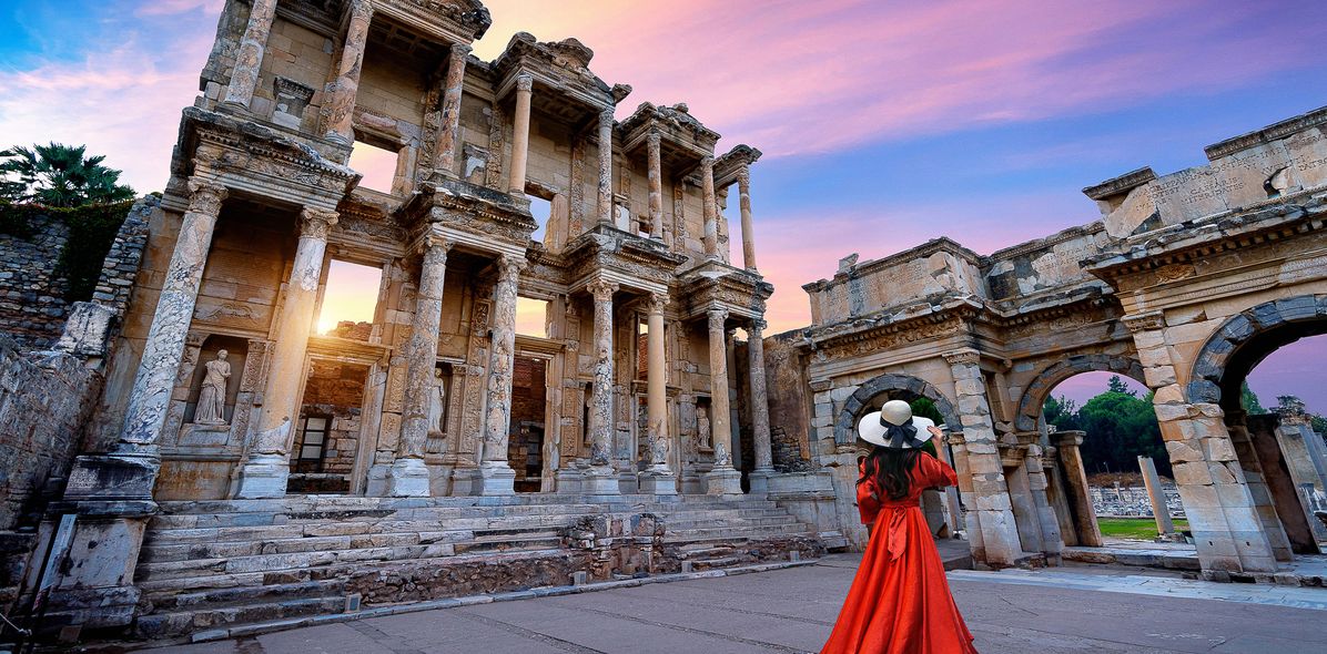 Frau in Ephesos in der Türkei