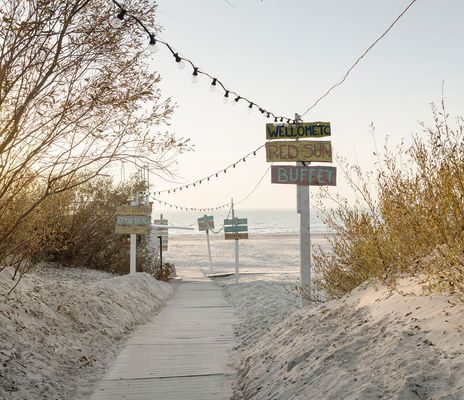 Ostsee Strand mit Schildern