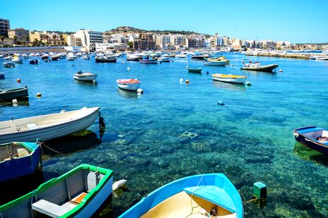 Boote im Hafen der St. Pauls Bay auf Malta