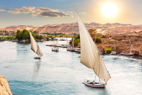 Segelboote auf dem Nil in Ägypten
