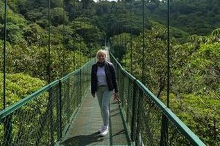 Chronistin Ines im Dschungel von Costa Rica