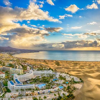 Strand von Grand Canaria bei Sonnenaufgang