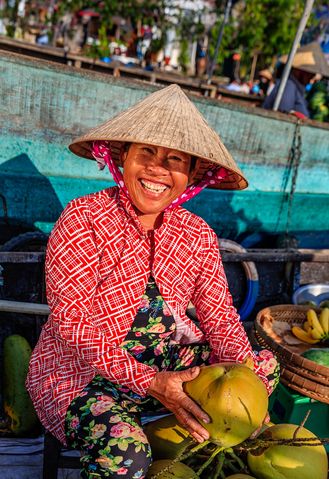 Frau beim Markt in Vietnam