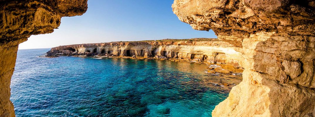 Idyllische Steinküste bei Agia Napa auf Zypern