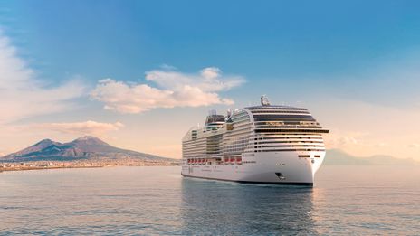 Kreuzfahrtschiff auf hoher See