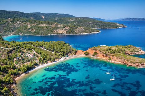 Bucht in Alonissos auf den Griechischen Inseln