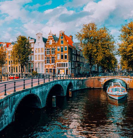 Blick auf Amsterdam und Fluss