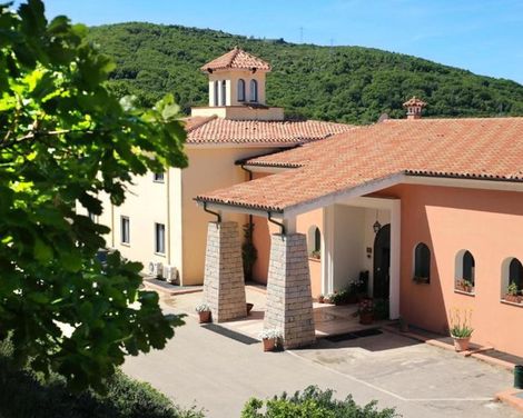 Pausania Inn-0