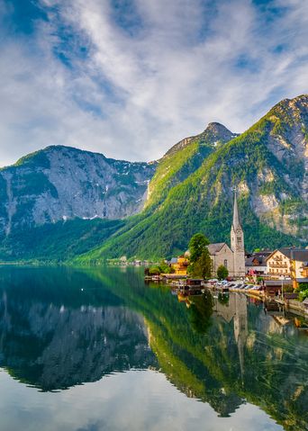 Blick auf den Hallstätter See in Österreich