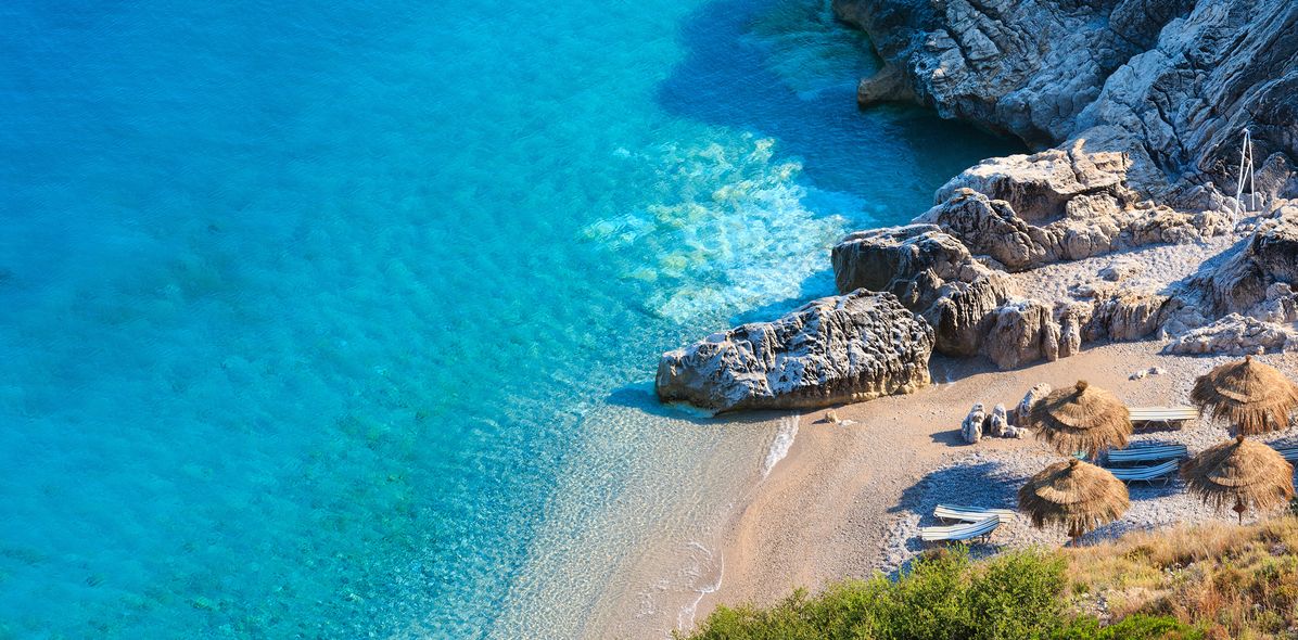 Himare türkisblaues Wasser Strand 