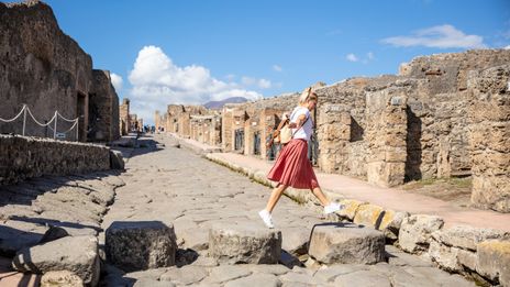 Frau in den Straßen von Pompeji