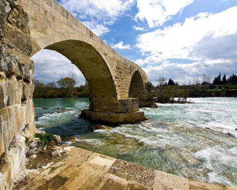 Zwischen Felslandschaften und Meer