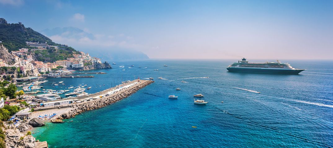 Kreuzfahrtschiff auf dem Mittelmeer