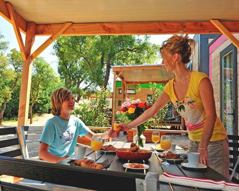 Familien-Campingurlaub mit Aufenthalt auf dem Eurocamp Campingplatz Domaine des Naiades in Port Grimaud