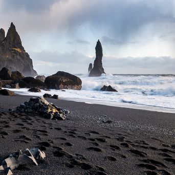 Schwarzer Sandstrand in Reynisfjara