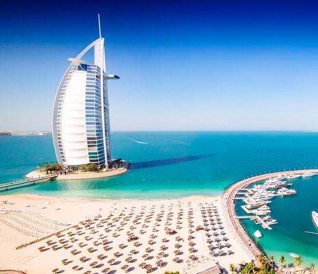 Burj al Arab mit Strand und Meer