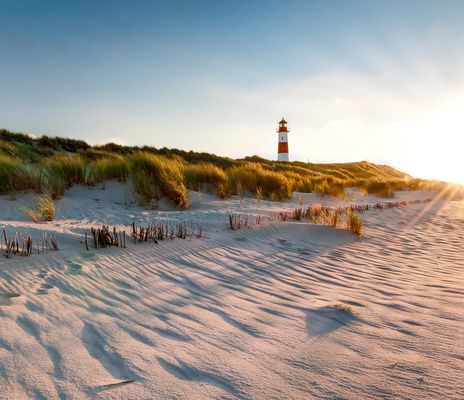 Leuchtturm und Sonnenuntergang