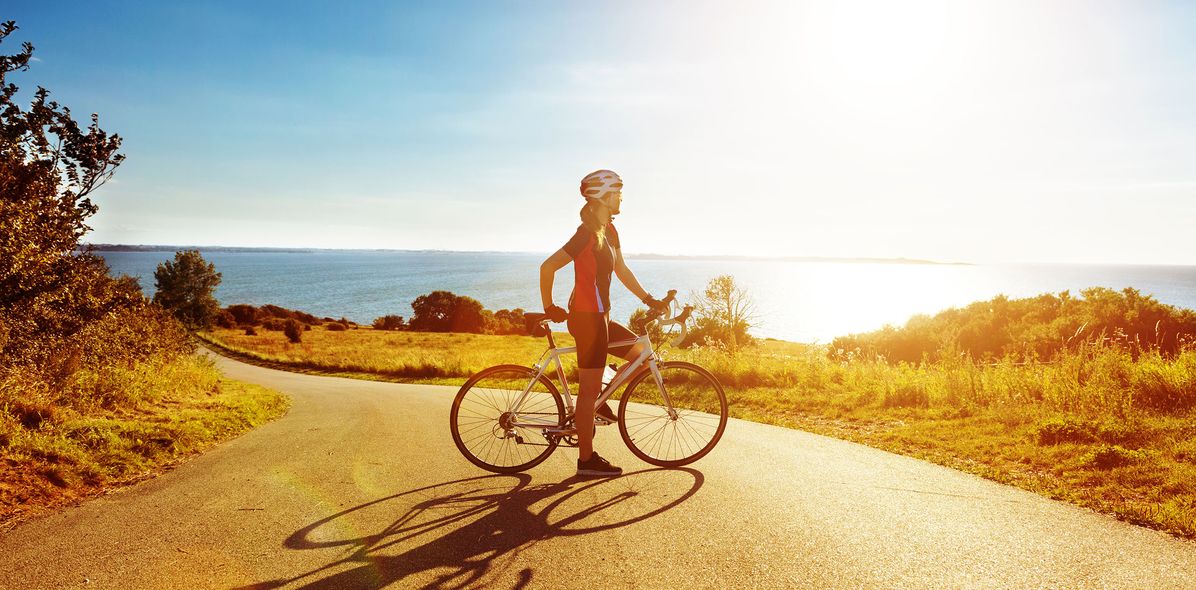 Radfahrerin auf der Insel Mallorca