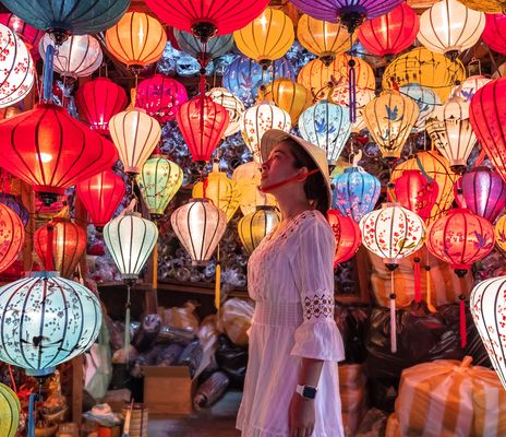 Frau auf Markt in Vietnam